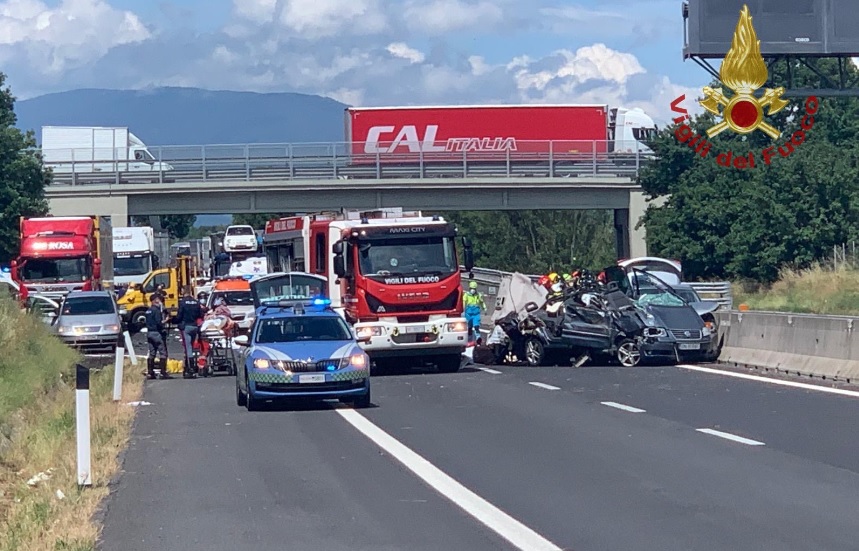 Incidente sull'A1 all'altezza di Arezzo: quattro morti di ...