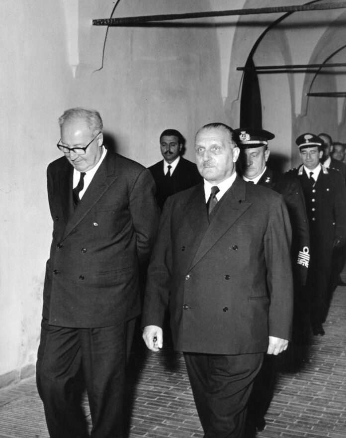 1965 Bauer con Presidente della Repubblica Saragat in visita Umanitaria
